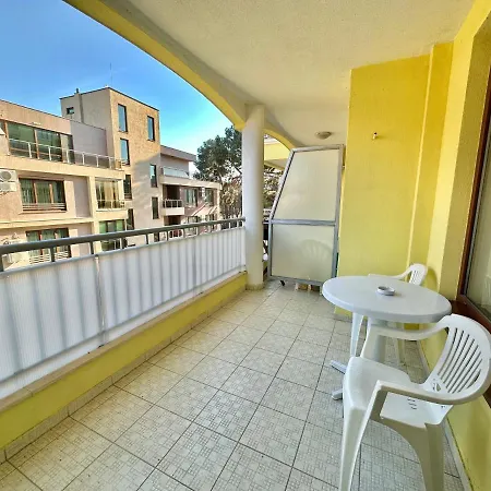 двухкомнатный Apartment *